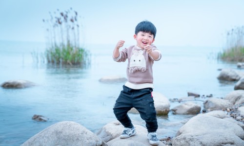 小儿抽多动症和癫痫有什么区别-小儿抽动症与多动症区别网—知名的小儿抽多动症治疗网站,分享小儿抽多动症发作是怎么样的知识